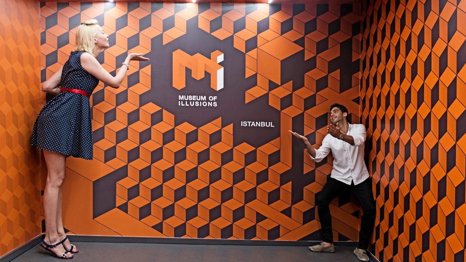 Museum of Illusions Istanbul Tickets | Optical Illusions & Holograms